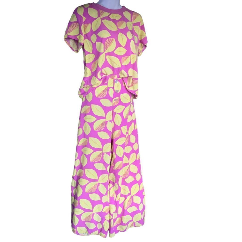 High Waist Wide Leg Pants & Short Sleeve Shirt Set Light Pink Leaves Det…